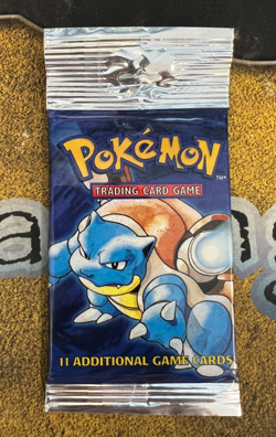 Pokemon FACTORY SEALED 1999 Base Set Unlimited Blastoise Art Booster Pack!! WOTC - Image 1
