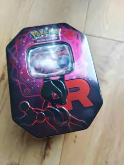 🔥UK IN HAND✅Pokemon TCG Team Rocket’s Mewtwo Tin🔥NEW SEALED ✅trusr seller🔥 - Image 1