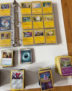 Bulk Lot of 1750 to 2500 Pokemon Cards - Image 3