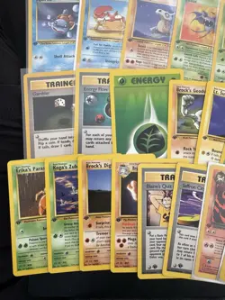 Pokemon Vintage, 1st Edition NON HOLO, 23 Card Lot Fossil, Jungle, Rocket LP/NM - Image 4