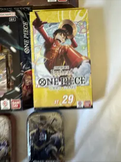 One Piece Bundle: Illustration Box, Starter Deck, Sleeves And Tins. 10 Items. - Image 5