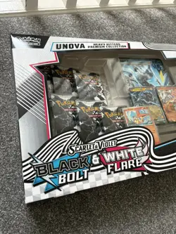 Pokemon TCG Black Bolt & White Flare Unova Heavy Hitters Premium Collection - Image 4