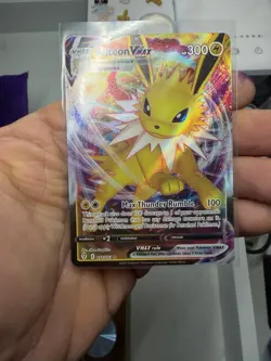 Pokemon TCG Jolteon VMAX Holo Ultra Rare Card Evolving Skies 051/203. NM. - Image 1