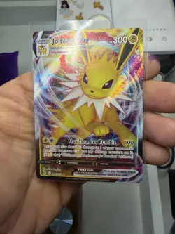 Pokemon TCG Jolteon VMAX Holo Ultra Rare Card Evolving Skies 051/203. NM. - Image 2