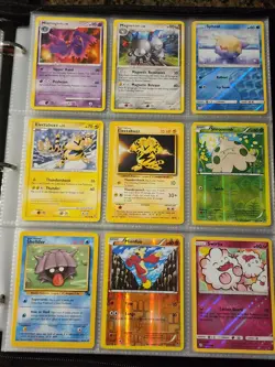 Huge Pokemon Collection Binder Vintage Modern Lot of Cards Holos Rares WoTC Etc - Image 5