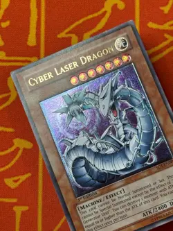 YUGIOH CYBER LASER DRAGON ULTIMATE RARE 1ST EDITION LP SOI-EN007 EURO PRINT - Image 3