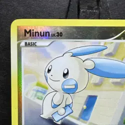 Minun Reverse Foil Pokemon Diamond & Pearl Secret Wonders #32 2007 MP - Image 2