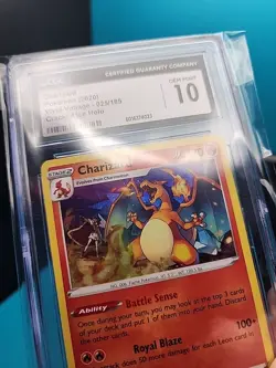 CGC 10 2020 Pokemon TCG Charizard Cracked Ice Holo Vivid Voltage #25 025/185 - Image 2