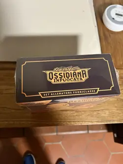 Etb Pokemon Ossidiana Infuocata Ita Sealed Set Allenatore Fuoriclasse - Image 2