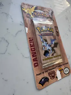 Pokemon Fossil Blister Pack Aerodactyl Artwork 1999 WOTC Factory Sealed - Image 2