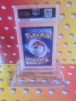 1999 Pokemon Fossil 1st Edition Hitmonlee Holo #7/62 PSA 8 MINT Original. DUTCH - Image 2
