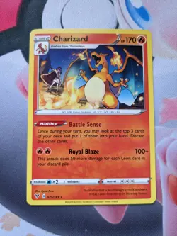 CHARIZARD - Pokemon TCG Vivid Voltage 025/185 (2020) - Near Mint NM Regular Rare - Image 1