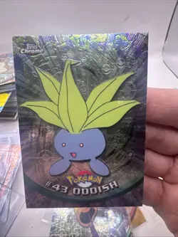 Oddish #43 Topps Chrome Pokemon Card NM - Image 1