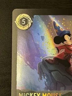 2024 DISNEY LORCANA EN RARE D23 MICKEY MOUSE - PLAYFUL SORCERER D23 Promo Nm - Image 2
