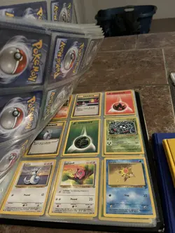 Pokemon binder / 1999 rare booklets with 100+ cards. Read Description ! - Image 3