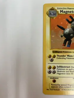 Pokemon TCG Magneton Base Set Holo Shadowless Card 9/102 Rare - Image 2