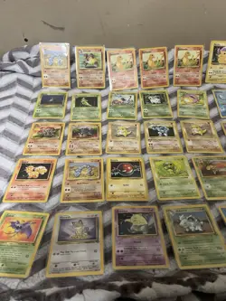 98 Base set Pokemon in great condition or better. 1st addition and shadowless. - Image 5