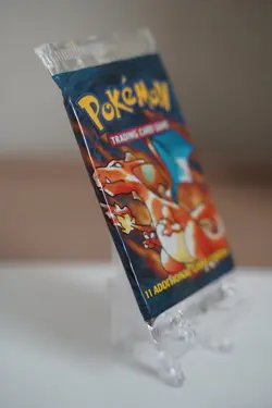 Pokemon TCG Base Set Unlimited Booster Pack Charizard Art WOTC Sealed - Image 4