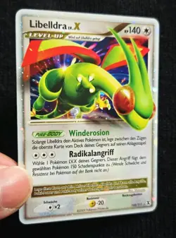 Libelldra Lv.X GERMAN Rising Rivals Pokemon Flygon Lv.X 105/111 (NM-/LP+) SWIRL - Image 3