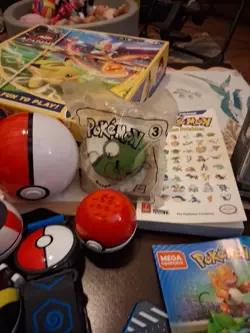 VERY LARGE LOT OF POKEMON ITEMS BATTLE ACADEMY GAME, PLAY MAT, FIGURESCARDS,BOOK - Image 3