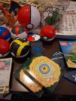 VERY LARGE LOT OF POKEMON ITEMS BATTLE ACADEMY GAME, PLAY MAT, FIGURESCARDS,BOOK - Image 4