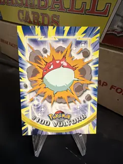 Voltorb #100 Topps Blue Logo Non Holo Pokemon Card - Image 1