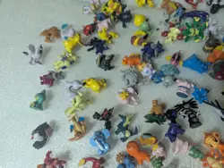 AS IS - NO RETURNS Lot of Pokemon Mini Mostly R/L.W RL Figure - Poor Shape Cards - Image 5