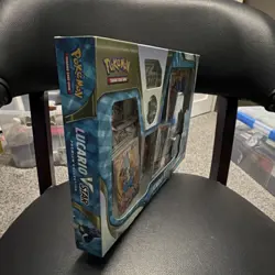 Pokemon Lucario VSTAR Premium Collection Box Promo Booster Oversized Pin English - Image 4