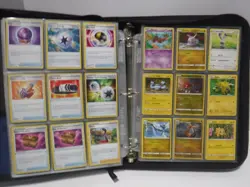 Pokemon Cards w/ Tech Gear Binder Lot Of 702 Cards Holo Foil V GX 040523DMT(B) - Image 4