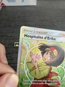 Carte Pokemon Hospitalite D’Erika 174/181 Full Art Team UP Duo De Choc Francais - Image 4