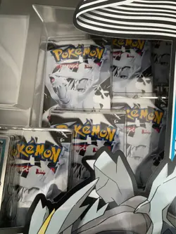 Pokemon TCG: Unova Heavy Hitters Premium Collection Black Bolt & White Flare - Image 3