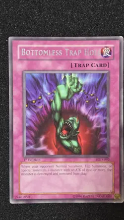 Yu-Gi-Oh! Bottomless Trap Hole LOD-092 Rare 1st Edition Lp - Image 1