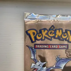 1999 Fossil Pokemon Booster Pack Aerodactyl Art WOTC Sealed - Image 2