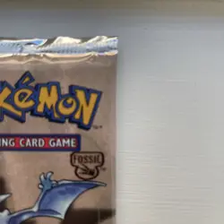 1999 Fossil Pokemon Booster Pack Aerodactyl Art WOTC Sealed - Image 3