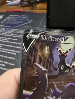 Umbreon V 189/203 Evolving Skies Ultra Rare Full Alt Art Holo Pokemon Card NM - Image 3