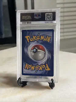 1999 Pokemon Hitmonlee Holo PSA 8 Fossil 7/62 - Image 2