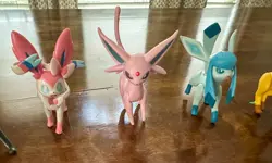 Pokemon Lot of 5 Eeveelutions Espeon Glaceon Sylveon Leafeon Umbreon Posable - Image 2