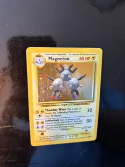 Pokemon Magneton 9/102 Holo Rare 1999-2000 4th Print UK Base Set Rare Played - Image 4