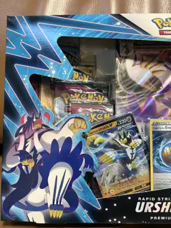 Pokemon TCG Rapid Strike Urshifu VMAX Premium Collection -Fusion Strike (SWSH08) - Image 2