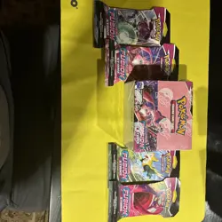 Pokemon TCG: Sword & Shield Fusion Strike Booster Box And 4 Pack BlisterArt Set. - Image 1