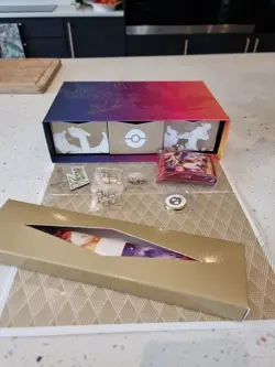 Pokemon Charizard Ultra Premium Collection Box - NO Packs Or Promo Cards. - Image 3