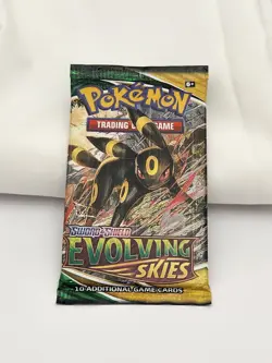 Nintendo Pokemon TCG Sword & Shield Evolving Skies Booster Pack - Image 1