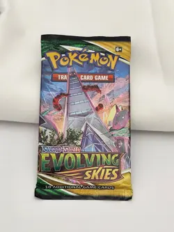 Nintendo Pokemon TCG Sword & Shield Evolving Skies Booster Pack - Image 3