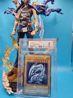 Yugioh Blue Eyes White Dragon DDS-001 Secret Rare Beckett 9 Grade - Image 3