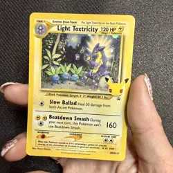 Light Toxtricity - SWSH137 - Promo - Celebrations - Pokemon TCG - Holo - Image 2