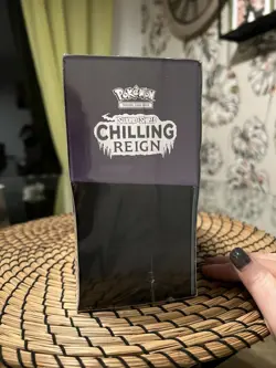 Pokemon TCG: Sword & Shield Chilling Reign Brand New Sealed - Elite Trainer Box - Image 3