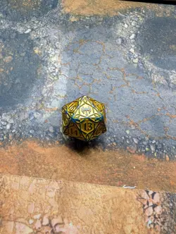 Magic the Gathering MTG Kaldheim KHM Gold Oversized Spindown Die Dice D20 - Image 1