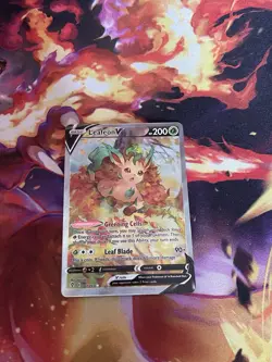Pokemon Leafeon V SWSH Evolving Skies Card 167/203 Near Mint Condition - Image 1
