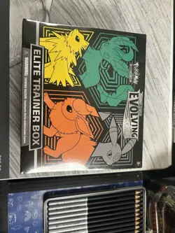Pokemon TCG: Sword & Shield-Evolving Skies Elite Trainer Box (Jolteon, Flareon, 820650808944 - Image 1