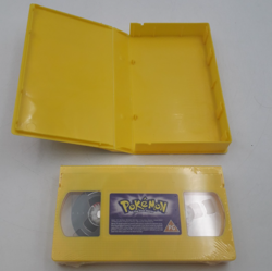 Vintage Pokemon The First Movie Mewtwo Vs Mew VHS & Mewtwo Promo TCG Card 2000 - Image 2